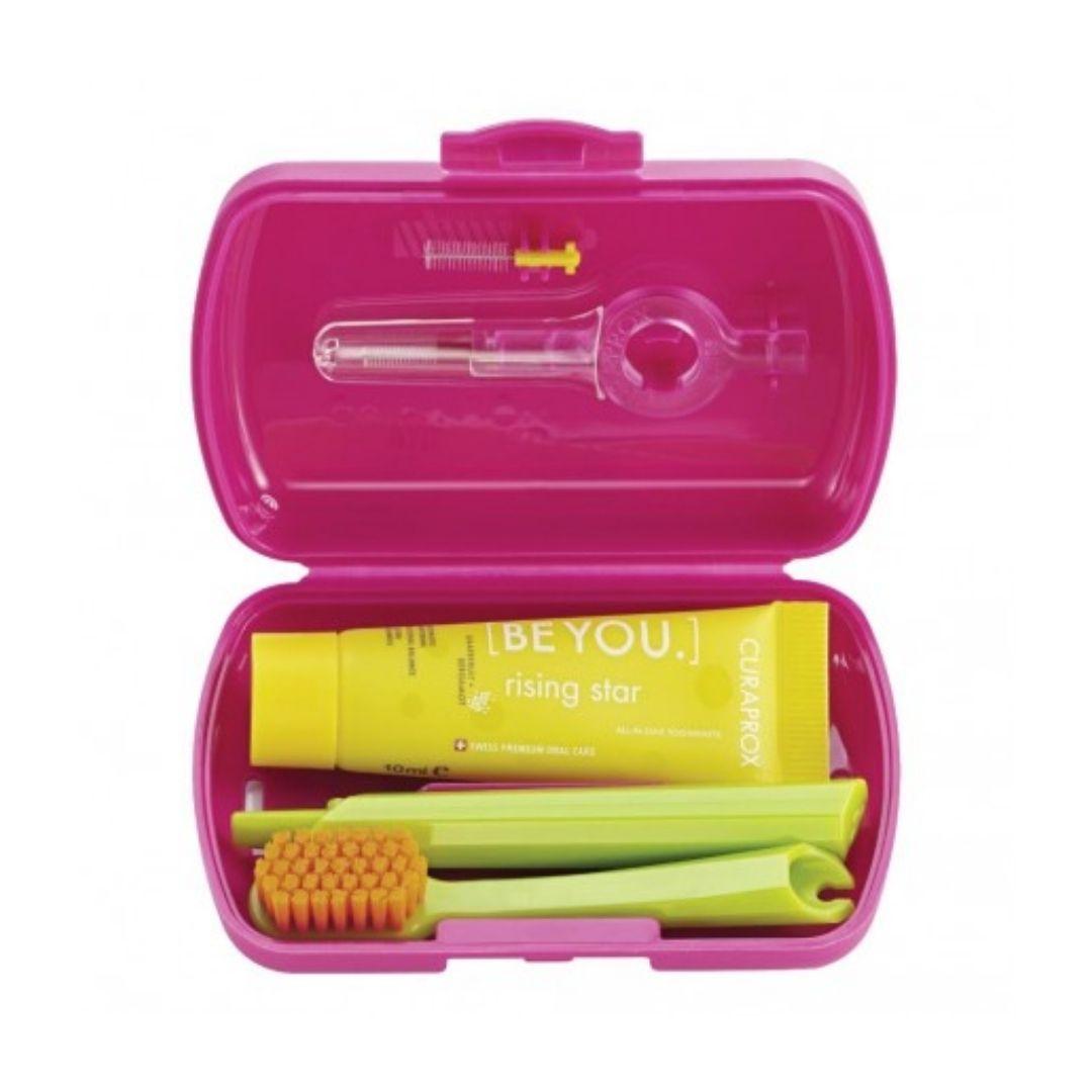 Curaprox Travel Set da Viaggio Dentifricio + Spazzolino (Colore Casuale)