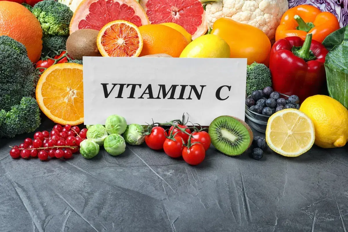 Quali sono gli alimenti con vitamina C da consumare regolarmente?