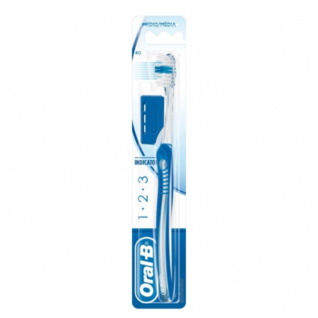 Oral-b Indicator Spazzolino Manuale Testina Media 40 Mm (Colore Casuale)