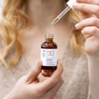 Laboratoires Svr Ampoule Protect Siero Concentrato Antirughe e Macchie Spf30 30ml