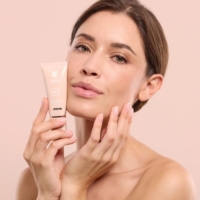 Bionike Defence Color Skin Tint Siero Fondotinta Pelle Nuda n.701 Lait