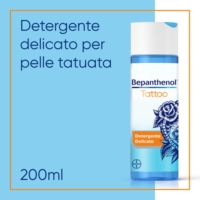 Bepanthenol Tattoo Detergente Delicato per Tatuaggi con Pantenolo per la cura del Tatuaggio 200ml